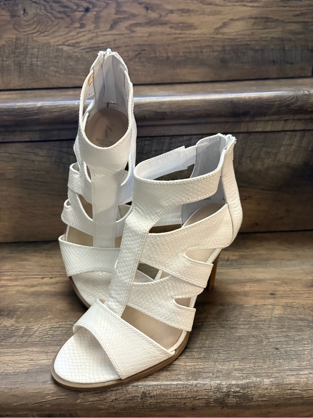 Simply Vera Vera Wang White Strappy Cutout Heeled Sandals